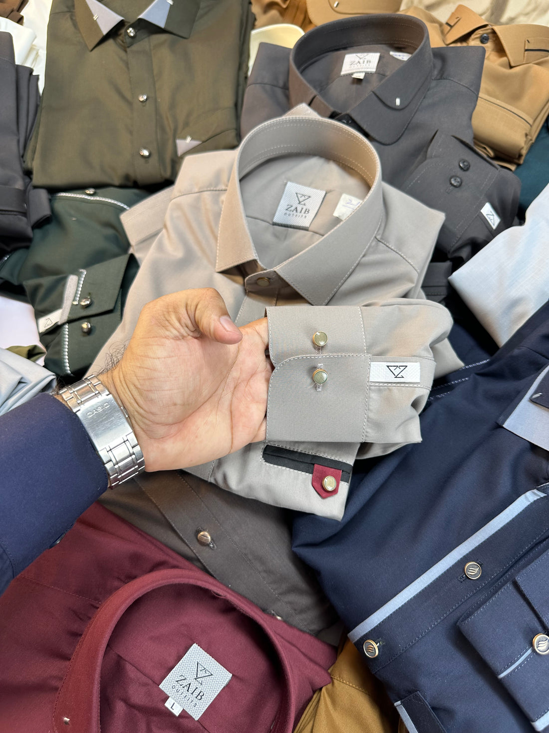 Hot Selling Suit in Wash & Wear High Quality Stuff in pocket Style